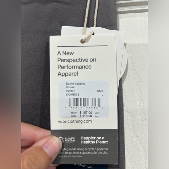 Vuori Women's Large Evolve Legging Smoke Grey NWT Performance Stretch Knit 7/8 - Picture 4 of 9